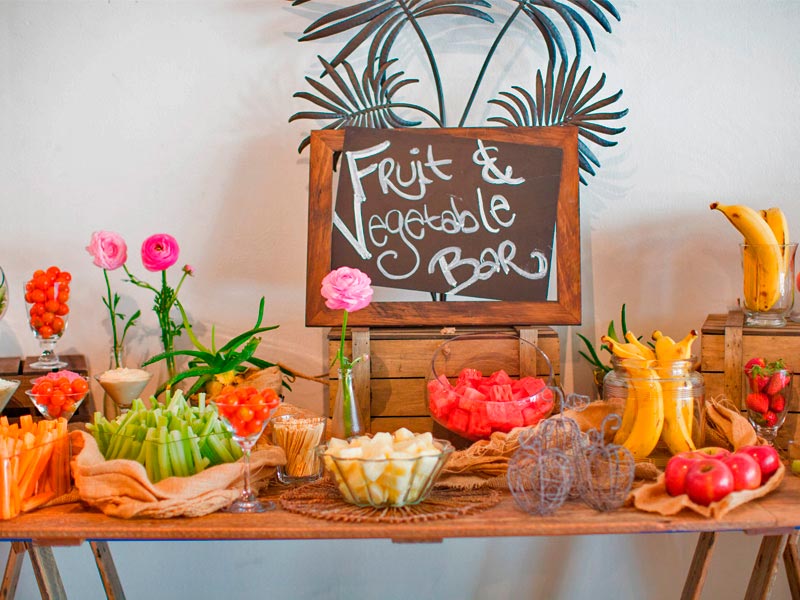 Bar de frutas y vegetales para la boda Un catering saludable para tu fiesta nupcial
