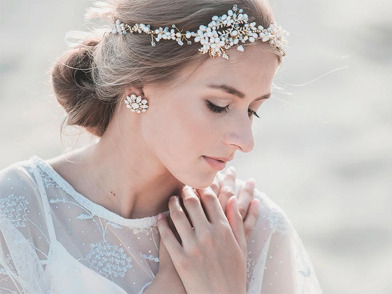 Clásicos accesorios de novia Tocados y tiaras para lucir el día de tu boda