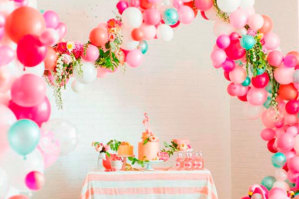 Coloridas guirnaldas de globos Guirnaldas de globos para tu fiesta