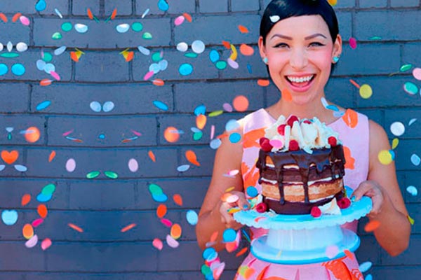 Coloridos pasteles para tu fiesta de cumpleaños Adorables pasteles con un toque innovador