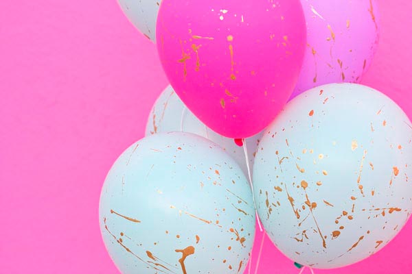 Cómo decorar globos fácil y rápido Fabulosos globos con gotas doradas
