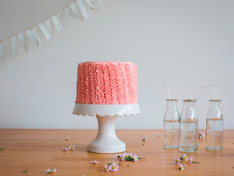 ¿cómo decorar un pastel con rufles? Hermosa y romántica tarta para festejar