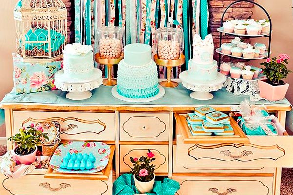 ¿Cómo elegir la mesa de dulces perfecta? 5 exhibidores de postres ideales para tu celebración