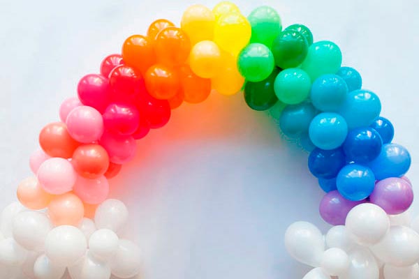 ¿cómo hacer un arco de globos? Arco iris de globos para decorar tu fiesta