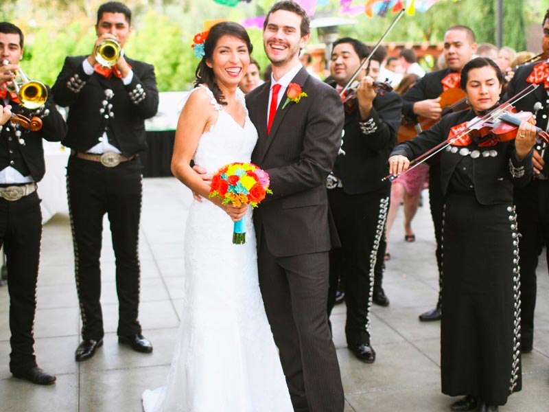 cómo hacer una boda mexicana? - Picante y colorida recepción al estilo  azteca