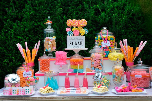 Cómo lograr una atractiva mesa de dulces Encantadora mesa de dulces infantil