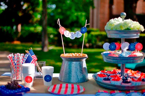 ¿cómo organizar una fiesta de 4 julio? Un picnic de 4 de julio muy patriótico