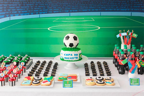 Cumpleaños deportivo para niños Fútbol en la fiesta de tu campeón