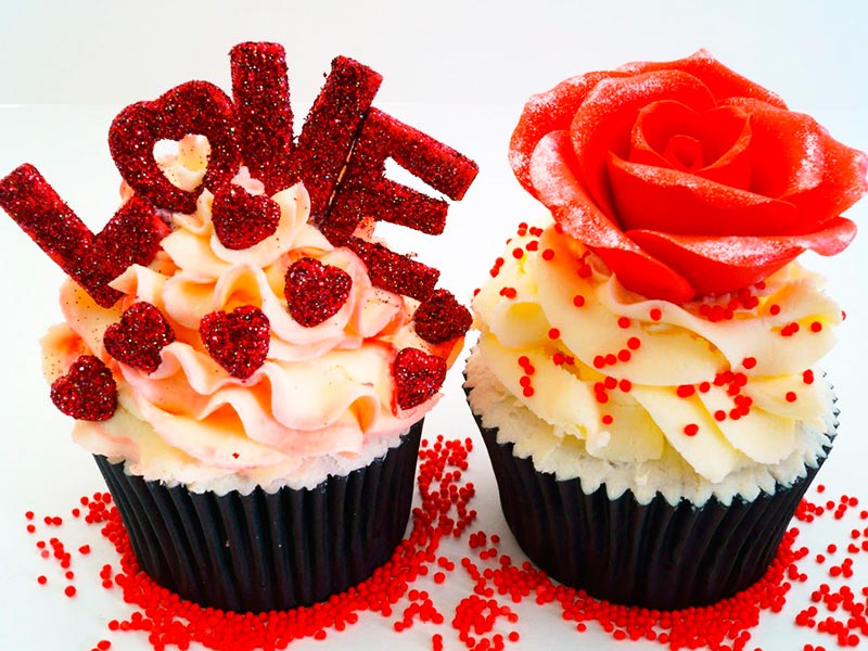 Cupcake para celebrar un aniversario Festeja esa fecha especial con ponquecitos
