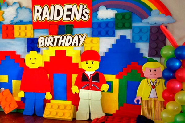 Festeja con bloques de lego Construye un cumpleaños de lego para niños