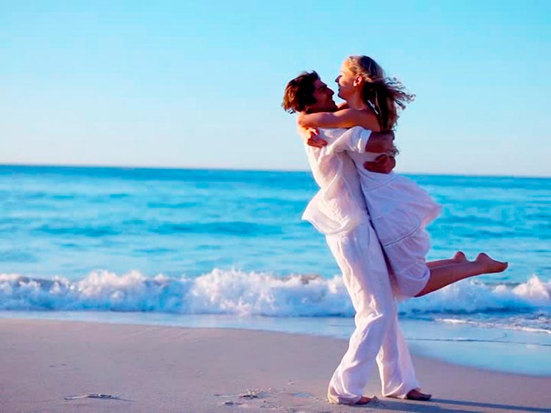 Ideas para tu luna de miel en el mar Playa, sol y arena; para disfrutar del amor