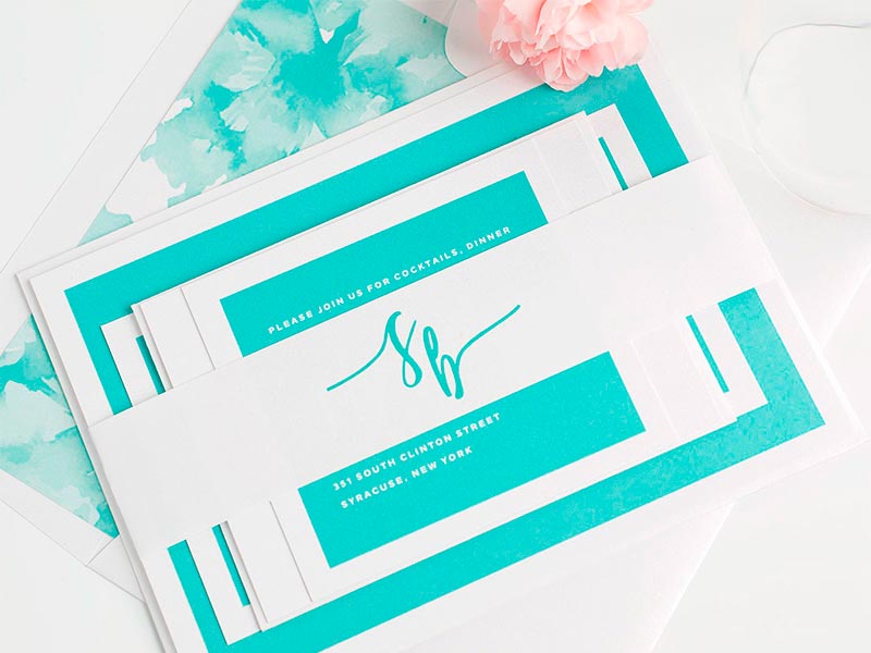 Invitaciones con sobres estampados para tu boda ¡envuelve tus tarjetas de matrimonio con mucho color!