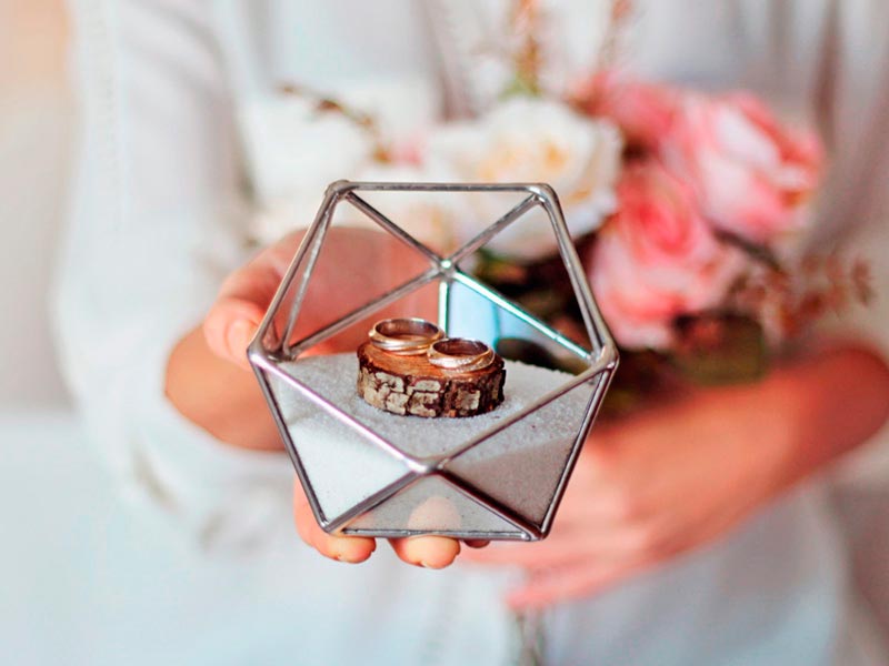 Porta-anillos para tu boda Ideas para presentar los aros de matrimonio