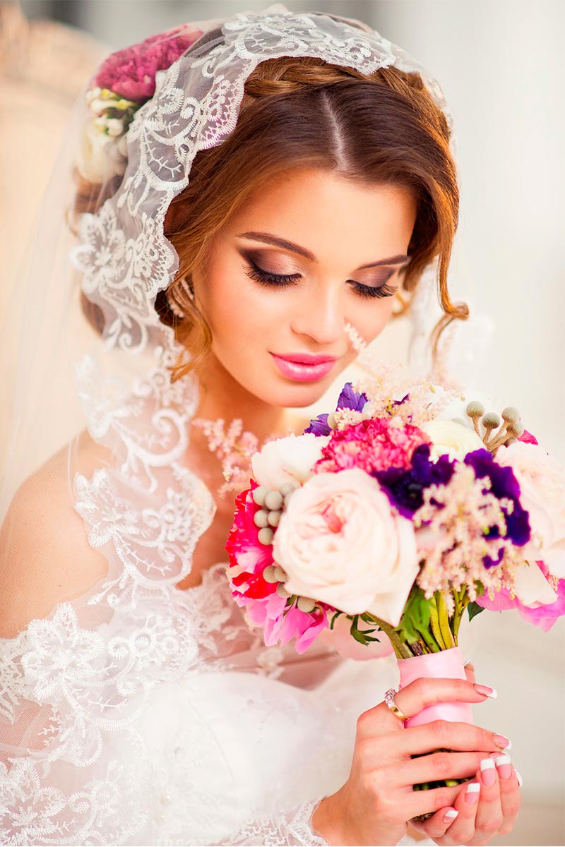 Uñas en tonos pasteles para novias Manicure en tonos claros para el día de tu boda